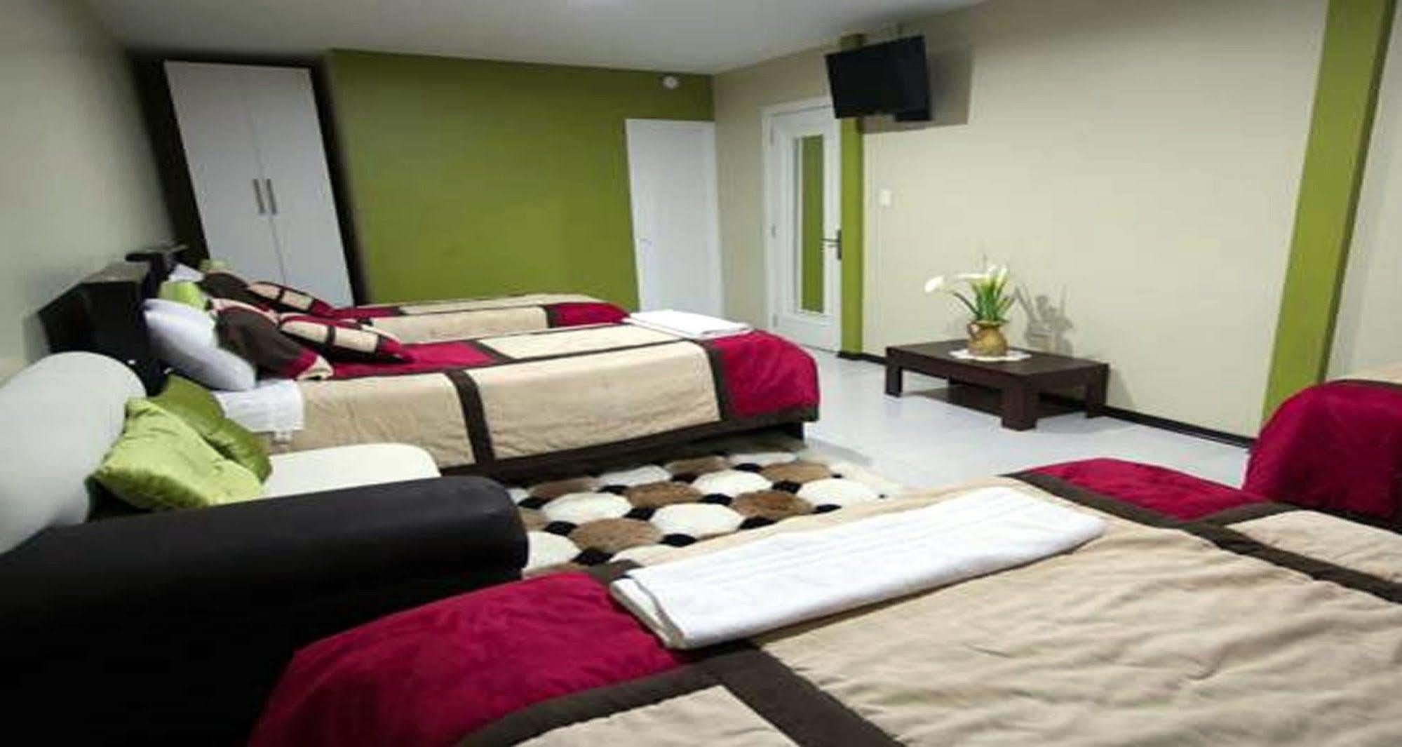 Hotel Las Gardenias 쿠엔카 외부 사진